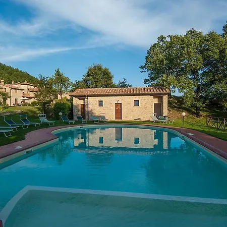 Panoramic Cottage With Shared Pool Roccalbegna