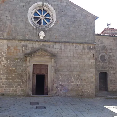 Panoramic Cottage With Shared Pool Holiday home Roccalbegna
