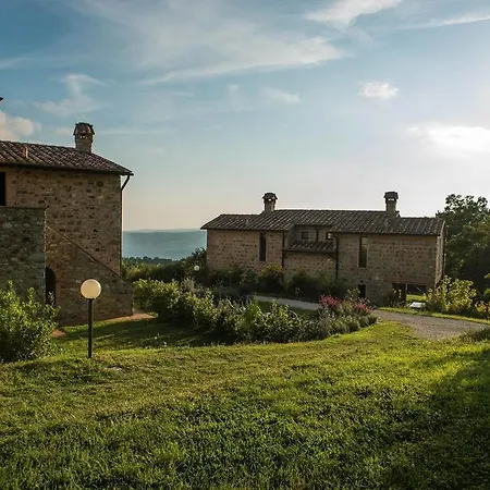 Panoramic Cottage With Shared Pool